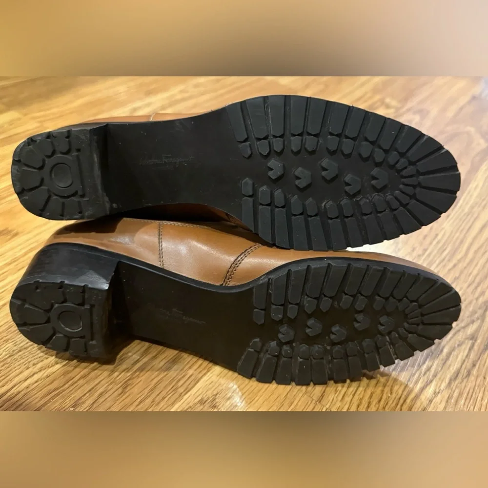 Salvatore Ferragamo Women’s Tan Leather Chelsea Ankle Boots Rubber Soles Size 7 - Picture 4 of 15